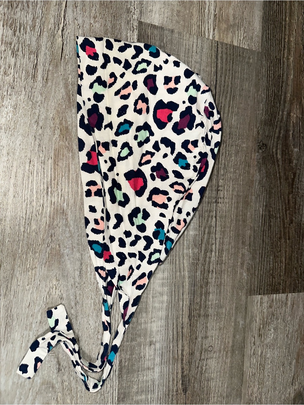 Colorful leopard pattern tie-back surgical cap